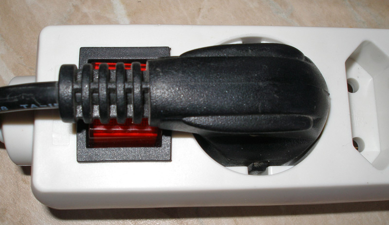 Схема удлинителя с выключателем