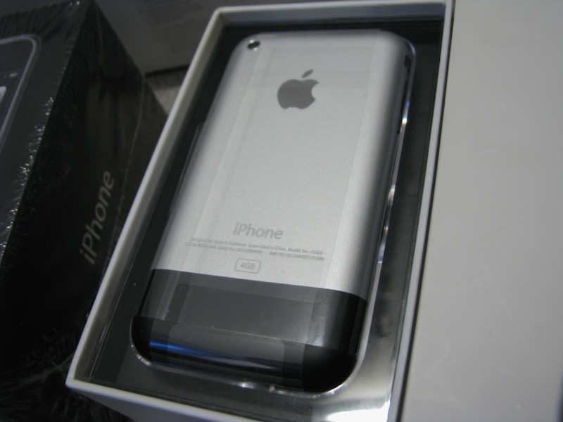 Айфон 2g. Айфон 2g черный. Айфон 2 g комплектация. Iphone 2g 32gb. Iphone 2 новый